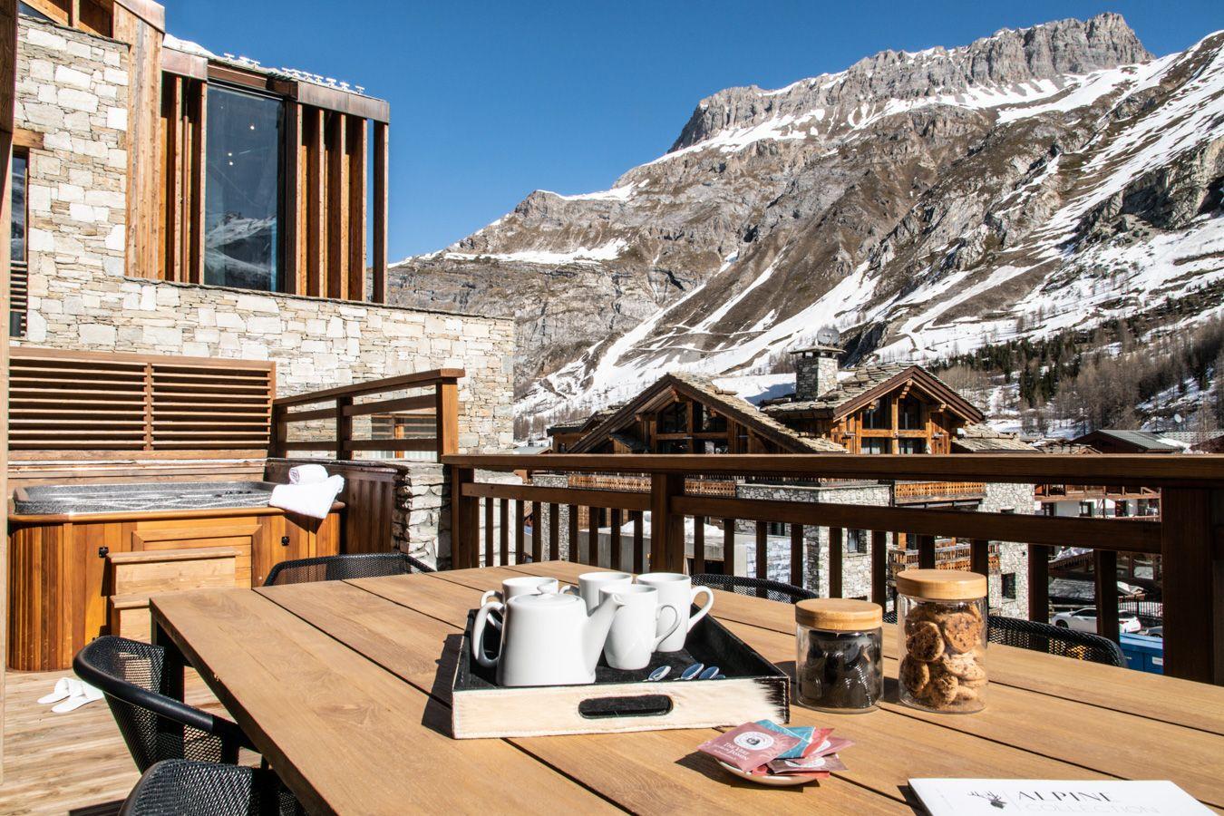 Chalet Alaska Lodge 3